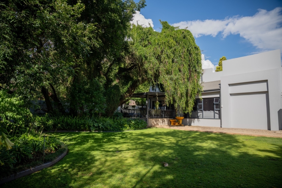 6 Bedroom Property for Sale in Wilkoppies North West